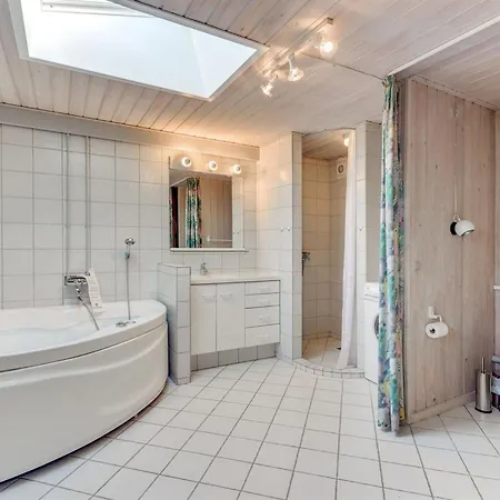 Eliane - 4km From The Sea By Interhome *