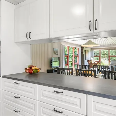 Eliane - 4km From The Sea By Interhome *
