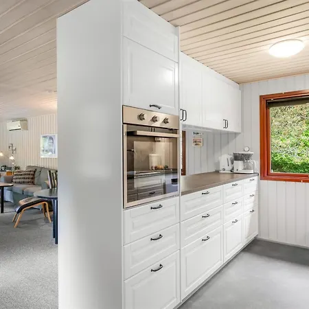 Eliane - 4km From The Sea By Interhome *